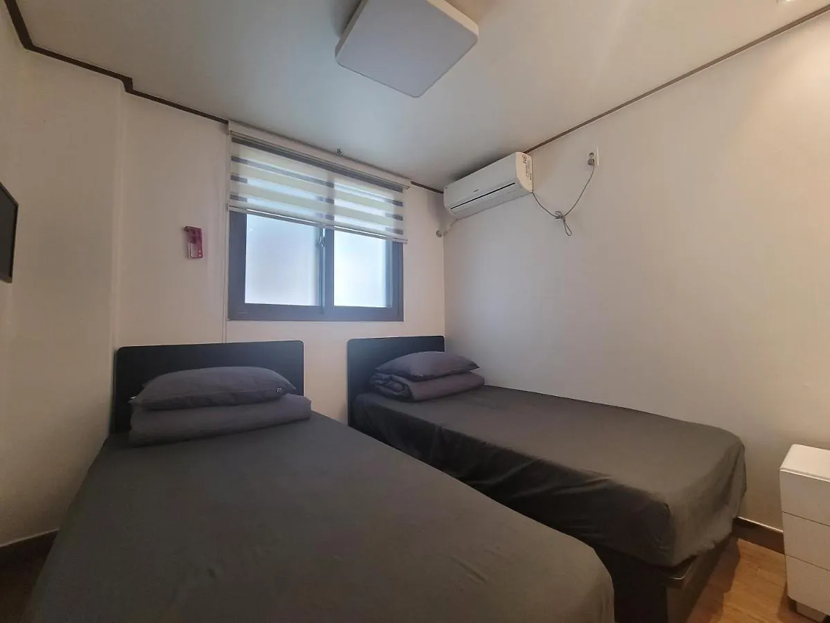 Olive Hostel Myeongdong Seul 0*,
