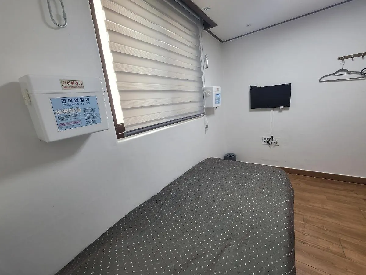 Olive Hostel Myeongdong Seul 0*,